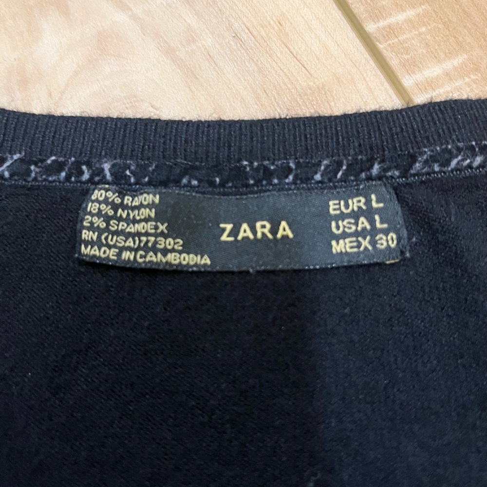 Zara Black V-Neck Sweater Size Large - Picture 9 of 10